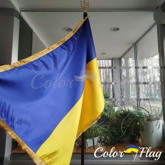 prapor-ukraini-atlasniy-z-bahromoyu6